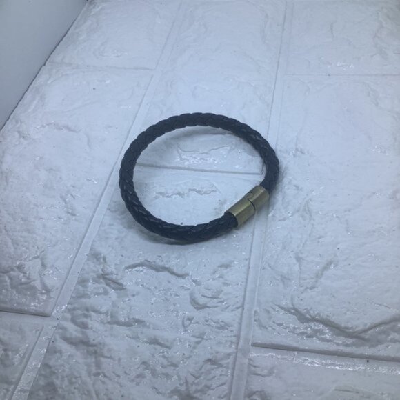 Stainless Steel Men’s Braided‎ Bracelet Men’s Magnetic Clasp 7.5-8.5 Inch - Picture 3 of 6